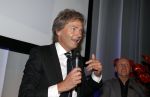 Amsterdam 17 januari 2013
Matthijs v Nieuwkek wordt uitgeroepen voor omroepman van het jaar en krijgt de prijs overhandigd uit handen van John de Mol.
Peter Smulders bv