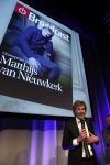 Amsterdam 17 januari 2013
Matthijs v Nieuwkek wordt uitgeroepen voor omroepman van het jaar en krijgt de prijs overhandigd uit handen van John de Mol.
Peter Smulders bv