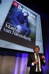 Amsterdam 17 januari 2013
Matthijs v Nieuwkek wordt uitgeroepen voor omroepman van het jaar en krijgt de prijs overhandigd uit handen van John de Mol.
Peter Smulders bv