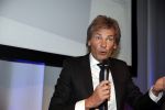 Amsterdam 17 januari 2013
Matthijs v Nieuwkek wordt uitgeroepen voor omroepman van het jaar en krijgt de prijs overhandigd uit handen van John de Mol.
Peter Smulders bv