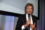 Amsterdam 17 januari 2013
Matthijs v Nieuwkek wordt uitgeroepen voor omroepman van het jaar en krijgt de prijs overhandigd uit handen van John de Mol.
Peter Smulders bv