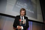 Amsterdam 17 januari 2013
Matthijs v Nieuwkek wordt uitgeroepen voor omroepman van het jaar en krijgt de prijs overhandigd uit handen van John de Mol.
Peter Smulders bv