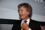 Amsterdam 17 januari 2013
Matthijs v Nieuwkek wordt uitgeroepen voor omroepman van het jaar en krijgt de prijs overhandigd uit handen van John de Mol.
Peter Smulders bv