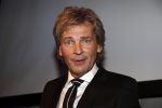 Amsterdam 17 januari 2013
Matthijs v Nieuwkek wordt uitgeroepen voor omroepman van het jaar en krijgt de prijs overhandigd uit handen van John de Mol.
Peter Smulders bv