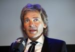 Amsterdam 17 januari 2013
Matthijs v Nieuwkek wordt uitgeroepen voor omroepman van het jaar en krijgt de prijs overhandigd uit handen van John de Mol.
Peter Smulders bv