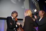 Amsterdam 17 januari 2013
Matthijs v Nieuwkek wordt uitgeroepen voor omroepman van het jaar en krijgt de prijs overhandigd uit handen van John de Mol.
Peter Smulders bv