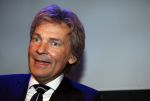 Amsterdam 17 januari 2013
Matthijs v Nieuwkek wordt uitgeroepen voor omroepman van het jaar en krijgt de prijs overhandigd uit handen van John de Mol.
Peter Smulders bv