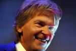 Amsterdam 17 januari 2013
Matthijs v Nieuwkek wordt uitgeroepen voor omroepman van het jaar en krijgt de prijs overhandigd uit handen van John de Mol.
Peter Smulders bv