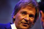 Amsterdam 17 januari 2013
Matthijs v Nieuwkek wordt uitgeroepen voor omroepman van het jaar en krijgt de prijs overhandigd uit handen van John de Mol.
Peter Smulders bv