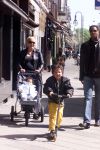Amsterdam 7 mei 2001
Patrick Kluivert met zijn zwangere vrouw Angela en hun twee kinderen.

Peter Smulders bv
