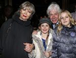 Amsterdam 21 december 2012
Premiere kerstcircus in carre. paul v Vliet met vrouw en kleindochters
Peter Smulders bv