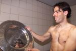 Eindhoven 6 mei 2001

PSV-Heerenveen 3-0
PSV landskampioen.
  Ruud v Nistelrooy  

Peter Smulders bv