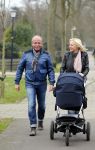 Hoorn  12 januari 2012
Sonja Bakker met Jan Reus achter de kinderwagen met zoontje Bram op weg naar de lidl voor signeersessie.
Peter Smulders bv