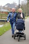 Hoorn  12 januari 2012
Sonja Bakker met Jan Reus achter de kinderwagen met zoontje Bram op weg naar de lidl voor signeersessie.
Peter Smulders bv