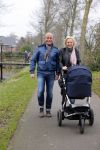Hoorn  12 januari 2012
Sonja Bakker met Jan Reus achter de kinderwagen met zoontje Bram op weg naar de lidl voor signeersessie.
Peter Smulders bv
