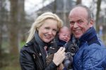 Hoorn  12 januari 2012
Sonja Bakker met Jan Reus achter de kinderwagen met zoontje Bram op weg naar de lidl voor signeersessie.
Peter Smulders bv