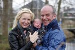 Hoorn  12 januari 2012
Sonja Bakker met Jan Reus achter de kinderwagen met zoontje Bram op weg naar de lidl voor signeersessie.
Peter Smulders bv