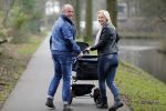 Hoorn  12 januari 2012
Sonja Bakker met Jan Reus achter de kinderwagen met zoontje Bram op weg naar de lidl voor signeersessie.
Peter Smulders bv