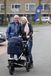 Hoorn  12 januari 2012
Sonja Bakker met Jan Reus achter de kinderwagen met zoontje Bram op weg naar de lidl voor signeersessie.
Peter Smulders bv