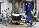 Amsterdam 24 december 2012
Susan Visser met hondje op de cornelis schuytstraat.
Peter Smulders bv