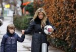 Hamburg 6 januari 2012
Sylvie v d Vaart vertrekt samen met damian en een vriendin met zoontje vanuit hun appartement / huis naar het park om met Damian te voetballen.
Peter Smulders bv