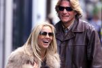 Amsterdam 5 mei 2001

Tatjana met haar verloofde Keith.

Peter Smulders bv