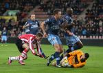 Eindhoven, 30 Januari 2013
1/4 Finale KNVB Beker PSV-Feyenoord, Seizoen 2012-2013, eindstand 2-1
Tim Matavz wordt zwaar verdedigd door Stefan de Vrij en Bruno Martins Indi
Foto Peter Smulders BV