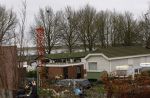 Fijnaart 10 januari 2015Begrafenis van de vader van Frans en Dorus Bauer; Chris in de kerk in Fijnaart.De moeder van Frans en Mariska en de kinderen zijn natuurlijk aanwezig.Voor de begrafenis rijden ze met de rouwstoet voorbij de woonwagen van Chris