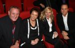 Breda, 17 Oktober 2006
Perspresentatie, persconferentie en tonen van nieuwe DVD beelden en CD in het Chasse theater
Frans Bauer hier samen met Mariska Bauer en zijn ouders
Foto Peter Smulders BV