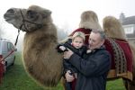 Fijnaart 25 november 2004
Frans Bauer en familie opnames met Sinterklaas en Kamelen.   Jan met vader Frans Bauer
Peter Smulders bv