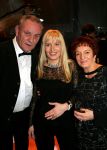 Amsterdam 21 oktober 2004
Uitreiking van de televizierring in HMH.
Mariska Bauer met ouders van Frans Bauer