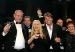 Amsterdam 21 oktober 2004
Uitreiking van de televizierring in HMH.
Mariska Bauer met ouders van Frans Bauer en Reinout Oerlemans en Peter v d Voorst