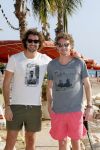 Curacao 2 januari 2015
Ewout Genemans met zijn broer Bauke bij beach club Karakter op Coral Estate.
