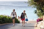 Curacao 2 januari 2015
Ewout Genemans met zijn broer Bauke bij beach club Karakter op Coral Estate.