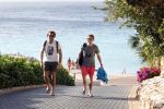 Curacao 2 januari 2015
Ewout Genemans met zijn broer Bauke bij beach club Karakter op Coral Estate.
