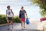 Curacao 2 januari 2015
Ewout Genemans met zijn broer Bauke bij beach club Karakter op Coral Estate.