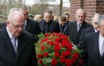 Fijnaart 10 januari 2015                                                                                                     Begrafenis van de vader van Frans en Dorus Bauer; Chris in de kerk in Fijnaart.De moeder van Frans en Mariska en de kinderen zijn natuurlijk aanwezig.