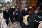 Fijnaart 10 januari 2015                                                                                                     Begrafenis van de vader van Frans en Dorus Bauer; Chris in de kerk in Fijnaart.De moeder van Frans en Mariska en de kinderen zijn natuurlijk aanwezig.