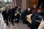 Fijnaart 10 januari 2015                                                                                                     Begrafenis van de vader van Frans en Dorus Bauer; Chris in de kerk in Fijnaart.De moeder van Frans en Mariska en de kinderen zijn natuurlijk aanwezig.