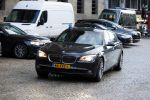 Amsterdam 13 januari 2015
Nieuwjaarsreceptie Koning Willem Alexander en Koningin Maxima in het paleis op de dam.
Geert Wilders vertrekt via de achterkant van het paleis . Zijn beveiliging rijdt in 4 auto's