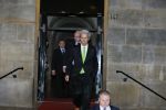Amsterdam 13 januari 2015
Nieuwjaarsreceptie Koning Willem Alexander en Koningin Maxima in het paleis op de dam.
Geert Wilders vertrekt via de achterkant van het paleis . Zijn beveiliging rijdt in 4 auto's