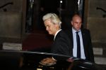 Amsterdam 13 januari 2015
Nieuwjaarsreceptie Koning Willem Alexander en Koningin Maxima in het paleis op de dam.
Geert Wilders vertrekt via de achterkant van het paleis . Zijn beveiliging rijdt in 4 auto's