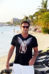 Curacao 31 december 2014
Gerad Joling met zijn moeder op Curacao waar hij oud en nieuw optreedt bij het Lions Dive hotel.