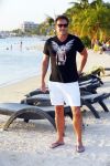 Curacao 31 december 2014
Gerad Joling met zijn moeder op Curacao waar hij oud en nieuw optreedt bij het Lions Dive hotel.