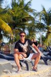 Curacao 31 december 2014
Gerad Joling met zijn moeder op Curacao waar hij oud en nieuw optreedt bij het Lions Dive hotel.