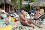 Curacao 29 december 2014
Jan Joost v gangelen met zijn vriendin en twee kinderen op blue bay op 
Curacao
