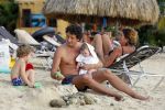 Curacao 29 december 2014
Jan Joost v gangelen met zijn vriendin en twee kinderen op blue bay op 
Curacao
