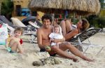 Curacao 29 december 2014
Jan Joost v gangelen met zijn vriendin en twee kinderen op blue bay op 
Curacao