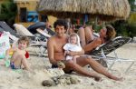 Curacao 29 december 2014
Jan Joost v gangelen met zijn vriendin en twee kinderen op blue bay op 
Curacao