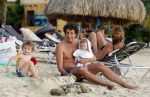 Curacao 29 december 2014
Jan Joost v gangelen met zijn vriendin en twee kinderen op blue bay op 
Curacao